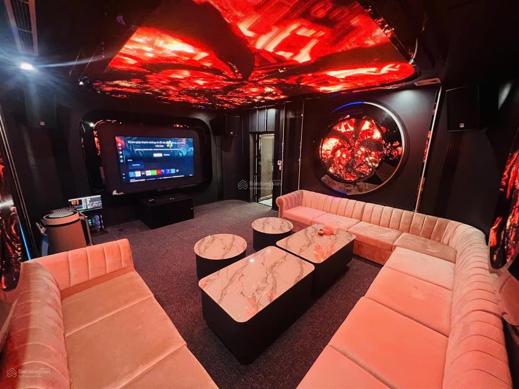 Bán gấp căn siêu phẩm việt hưng, dt 180m2, mặt tiền 7m , 6 tầng thang máy, kinh doanh, đầy đủ đồ.