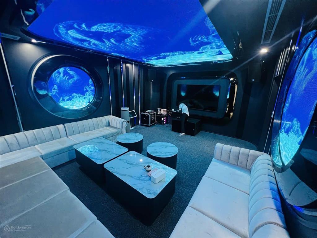 Bán gấp căn siêu phẩm việt hưng, dt 180m2, mặt tiền 7m , 6 tầng thang máy, kinh doanh, đầy đủ đồ.