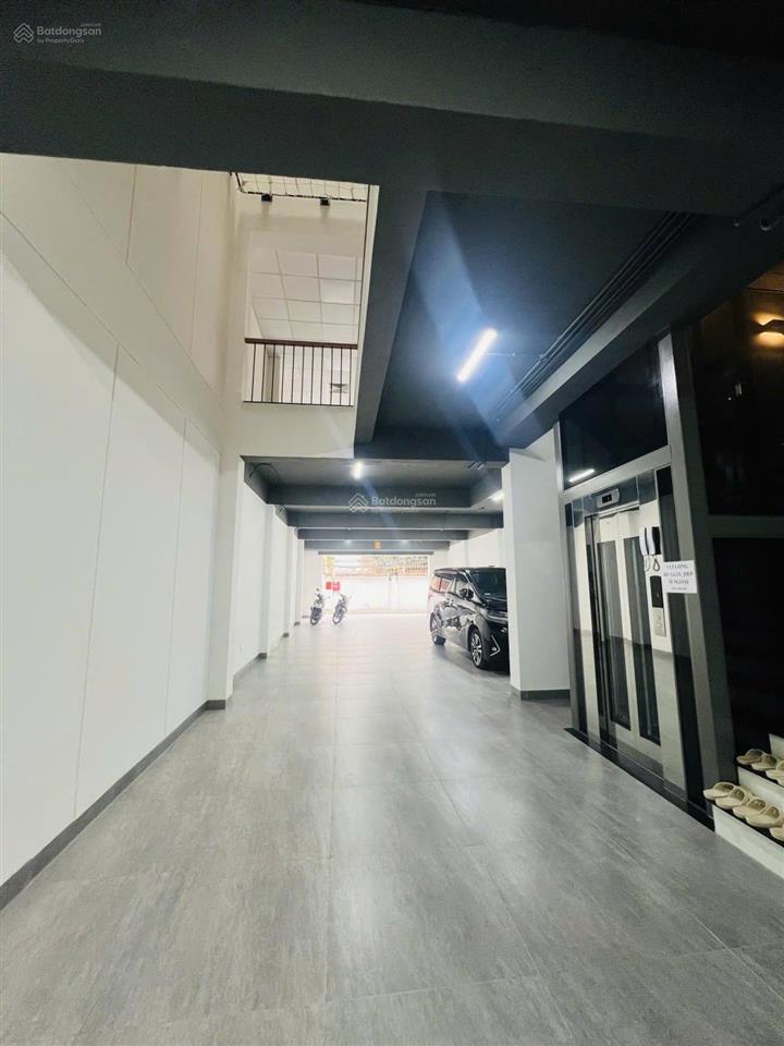 Bán gấp căn siêu phẩm việt hưng, dt 180m2, mặt tiền 7m , 6 tầng thang máy, kinh doanh, đầy đủ đồ.