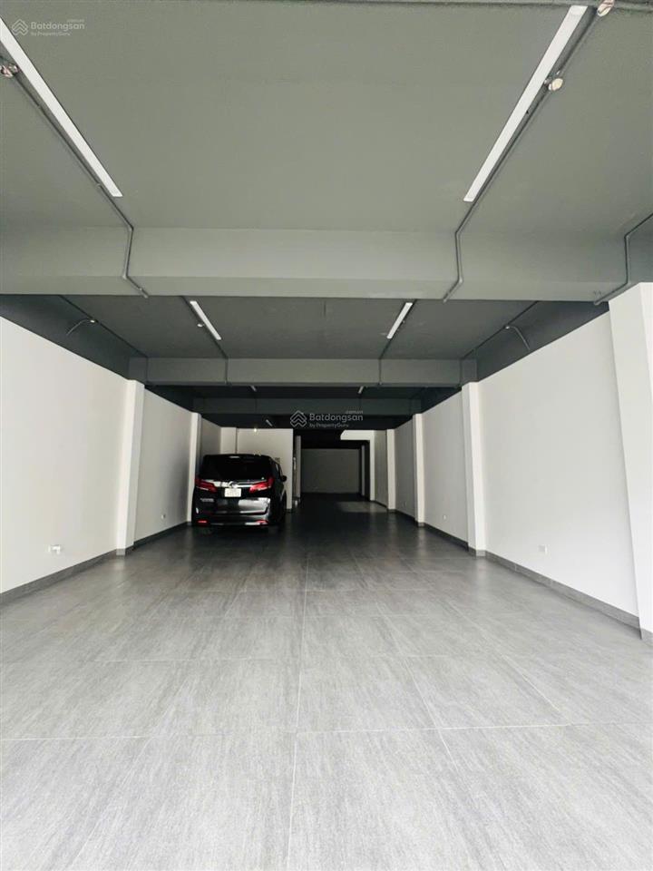 Bán gấp căn siêu phẩm việt hưng, dt 180m2, mặt tiền 7m , 6 tầng thang máy, kinh doanh, đầy đủ đồ.