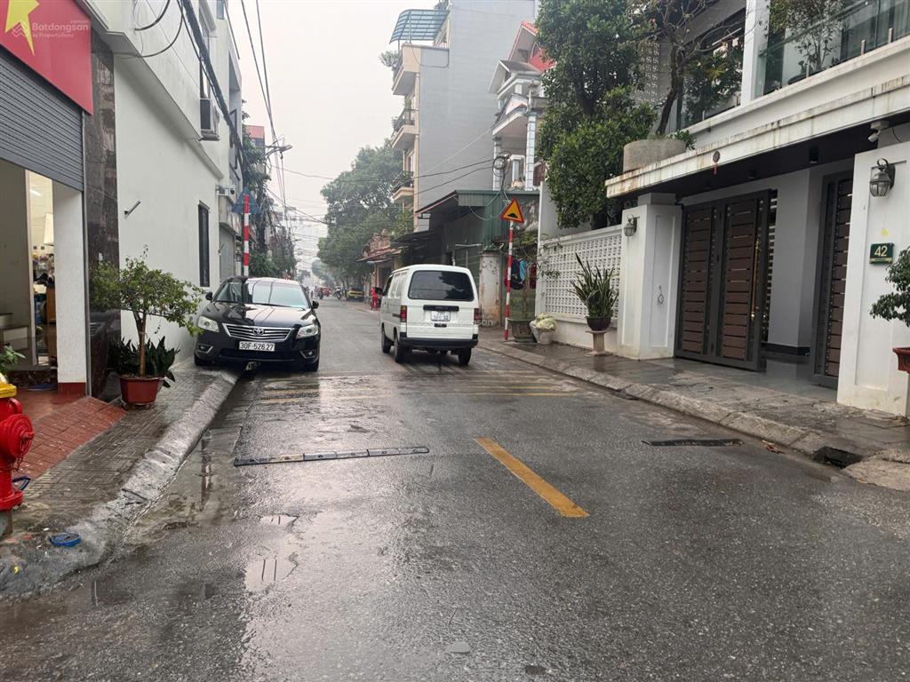 Bán gấp căn siêu phẩm việt hưng, dt 180m2, mặt tiền 7m , 6 tầng thang máy, kinh doanh, đầy đủ đồ.