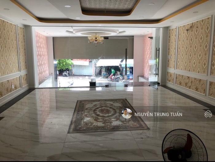 Siêu hiếm mặt phố quận 1, tòa nhà 7 tầng mặt tiền 7m, vỉa hè 5m giá tốt chỉ 300tr/m2 bằng ngõ hn