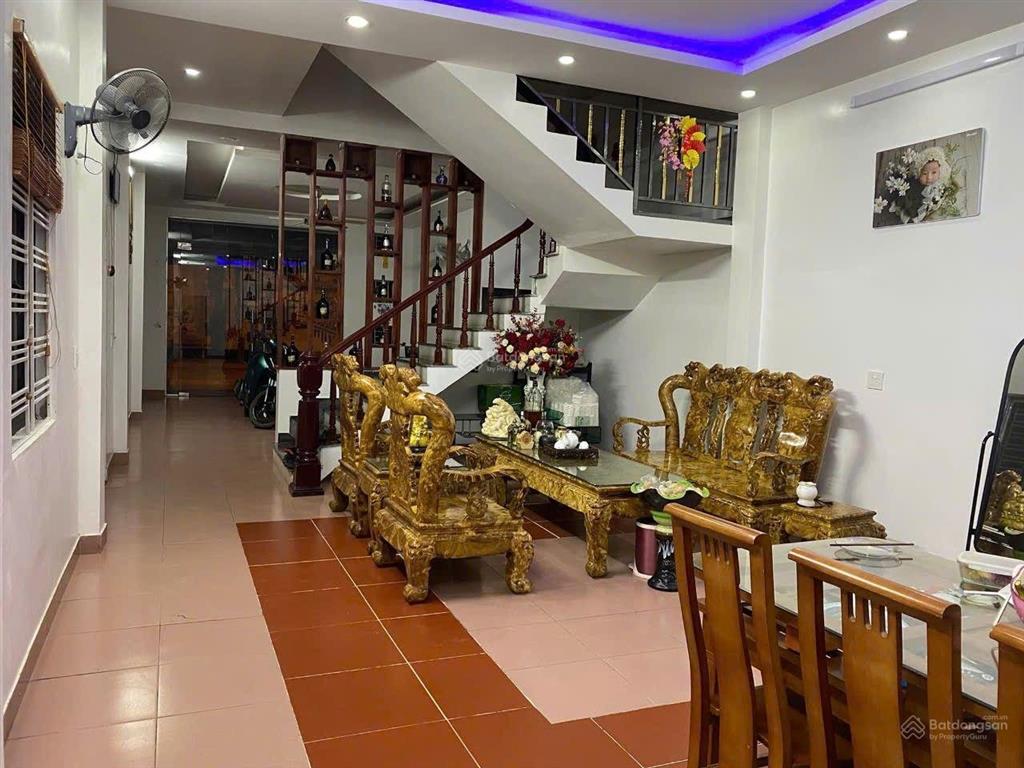 Bán nhà phố nguyễn văn cừ, long biên. 55m2, 4t, mt 5m, 8.8 tỷ. nhà đẹp, cách mặt phố 30m.