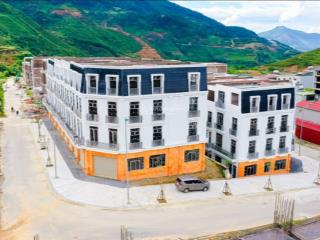 Em có lô shophouse ngoại giao dự án sapa city clouds cần bán. gần 5 tòa chung cư, sổ đỏ trao tay