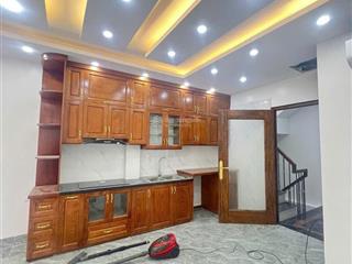 Cần bán nhà nguyễn đình hoàn, cầu giấy 45m2, 6 tầng mặt tiền 4,3m giá 17.8 tỷ