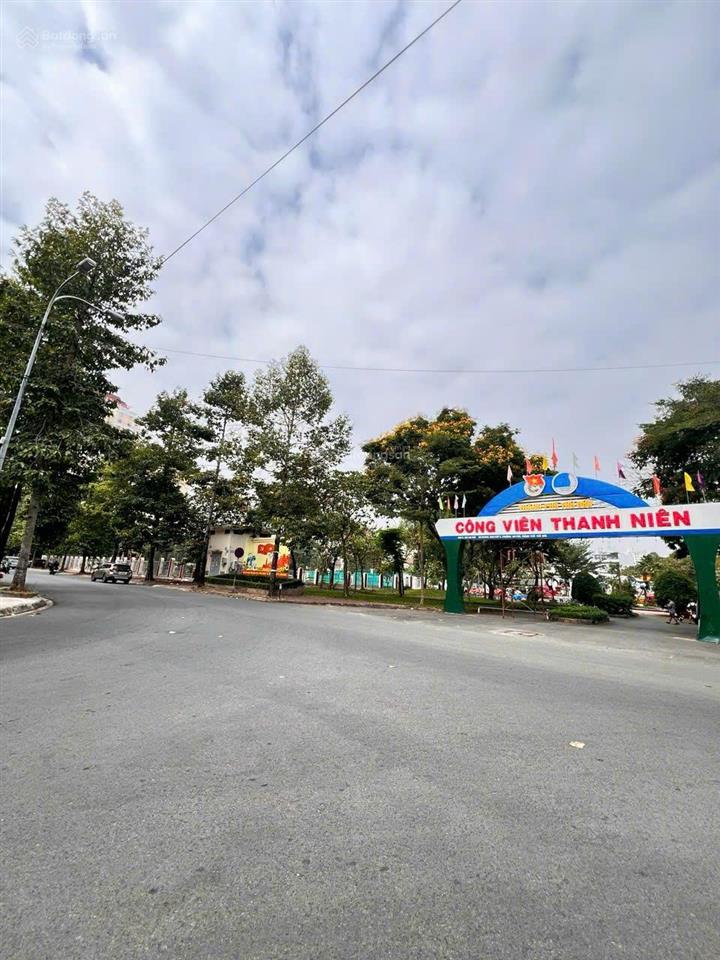 Chủ nhà kẹt tiền bán gấp mặt tiền dương văn an, an phú, q.2  10x20m nở hậu, hầm 2 lầu thang máy