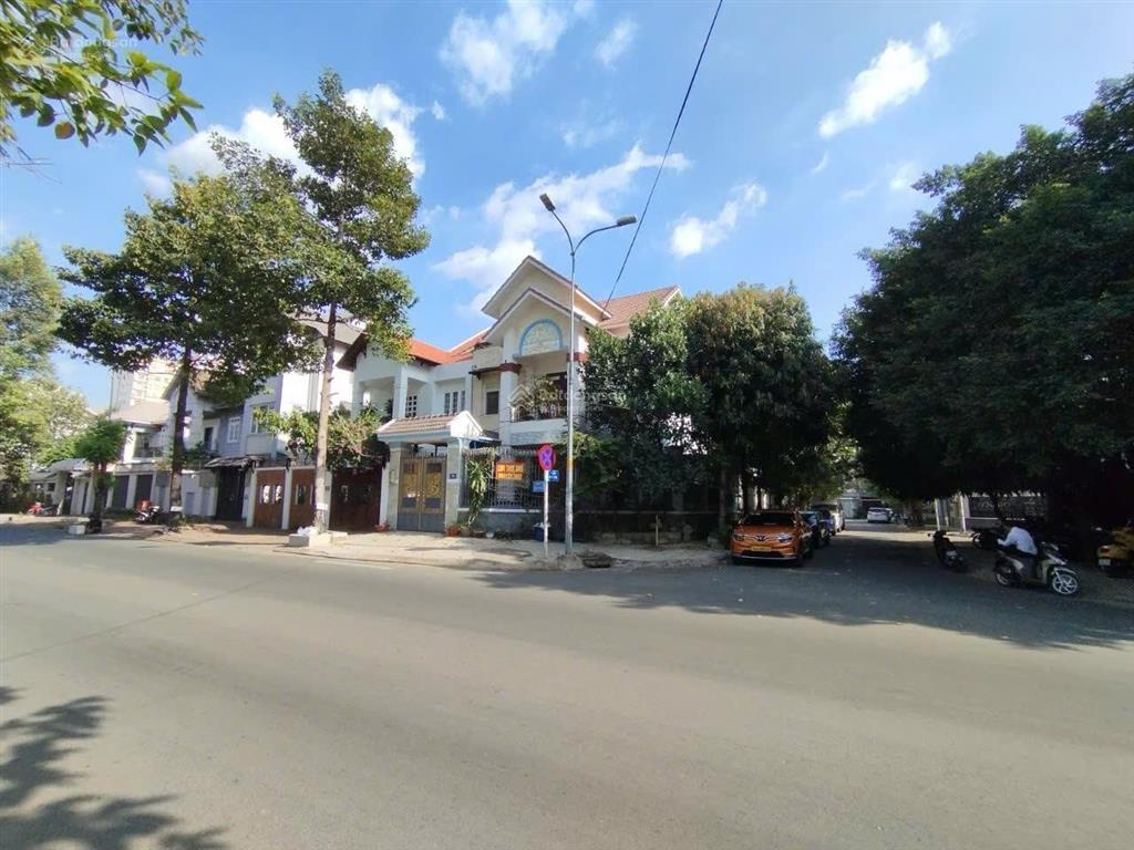 Chủ nhà kẹt tiền bán gấp mặt tiền dương văn an, an phú, q.2  10x20m nở hậu, hầm 2 lầu thang máy