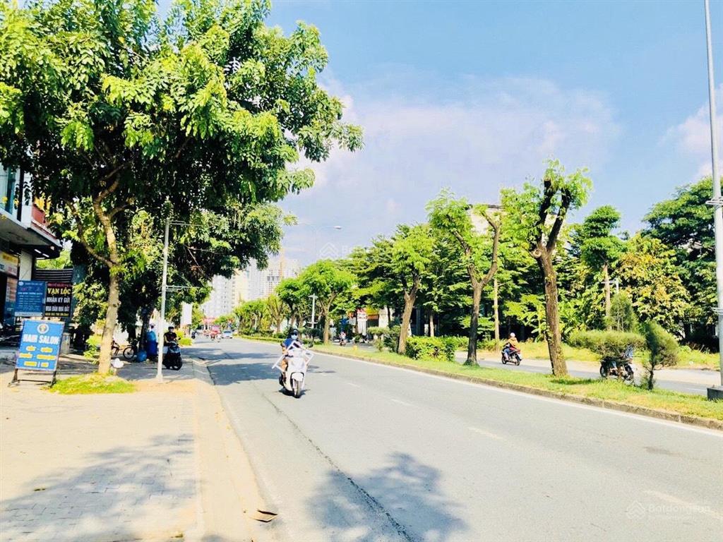 Cần tiền nên bán mặt tiền nơ trang long  dt 26x18m  đang cho thuê 180 tr  giá 40 tỷ tl