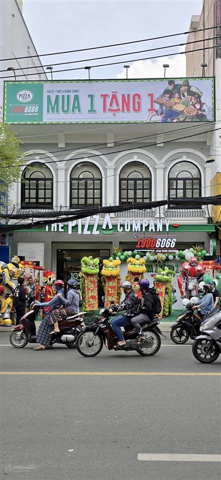 Định cư bên nước ngoài  bán gấp mặt tiền nguyễn gia trí  dt 9x20m  kc 3 tầng  giá 75 tỷ