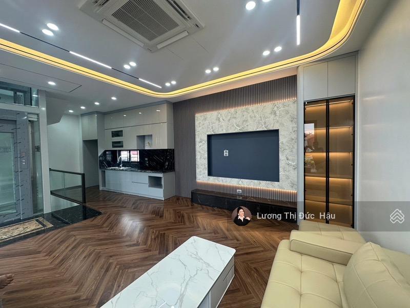 Hiếm phường bồ đề 45m26 tầngthang máynở hậu full nội thất đẹp giá cực hấp dẫnchưa đến 10 tỷ