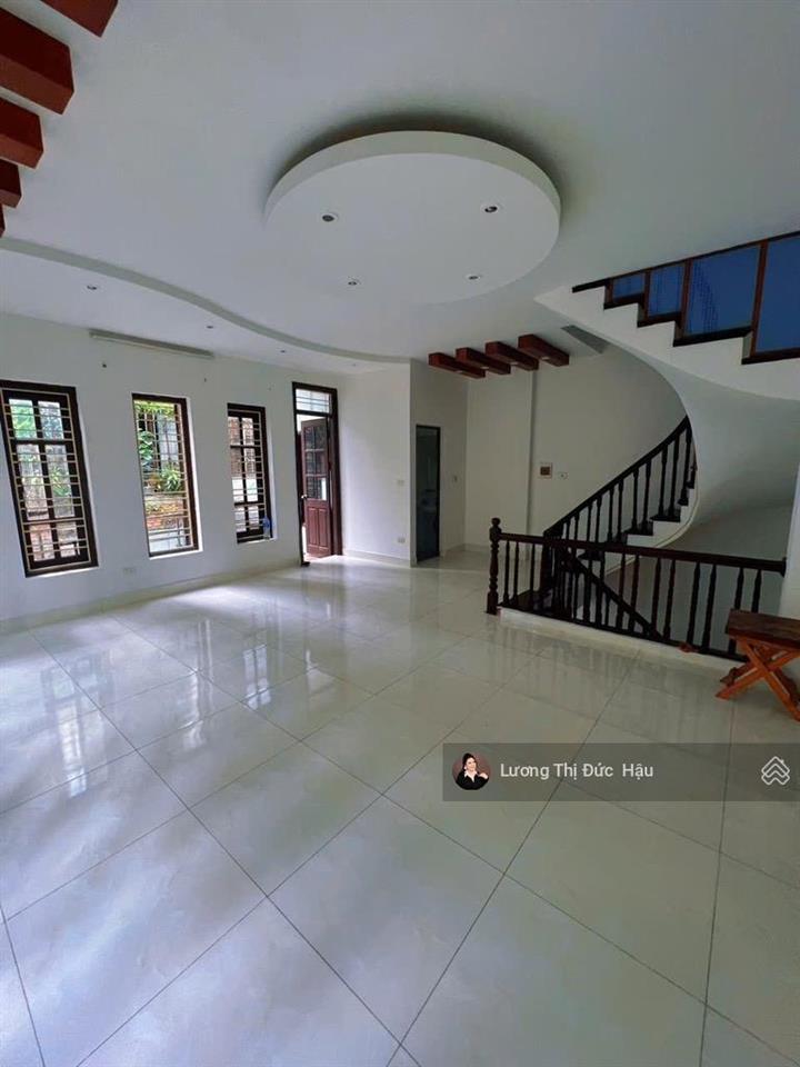 Bán nhà dân xây 5 tầng hồng tiến phường bồ đề46m2mt 6mchỉ 11 tỷ hơnô tôgần hồ, trường, chợ