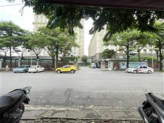 Mặt phố  lô góc  măt tiền quyền lực kinh doanh sầm uất 3 bước ra bệnh viện tâm anh.