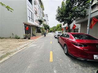 Phân lô ô tô tránh vỉa hè hai bên mặt tiền khủng  view công viên vườn hoa