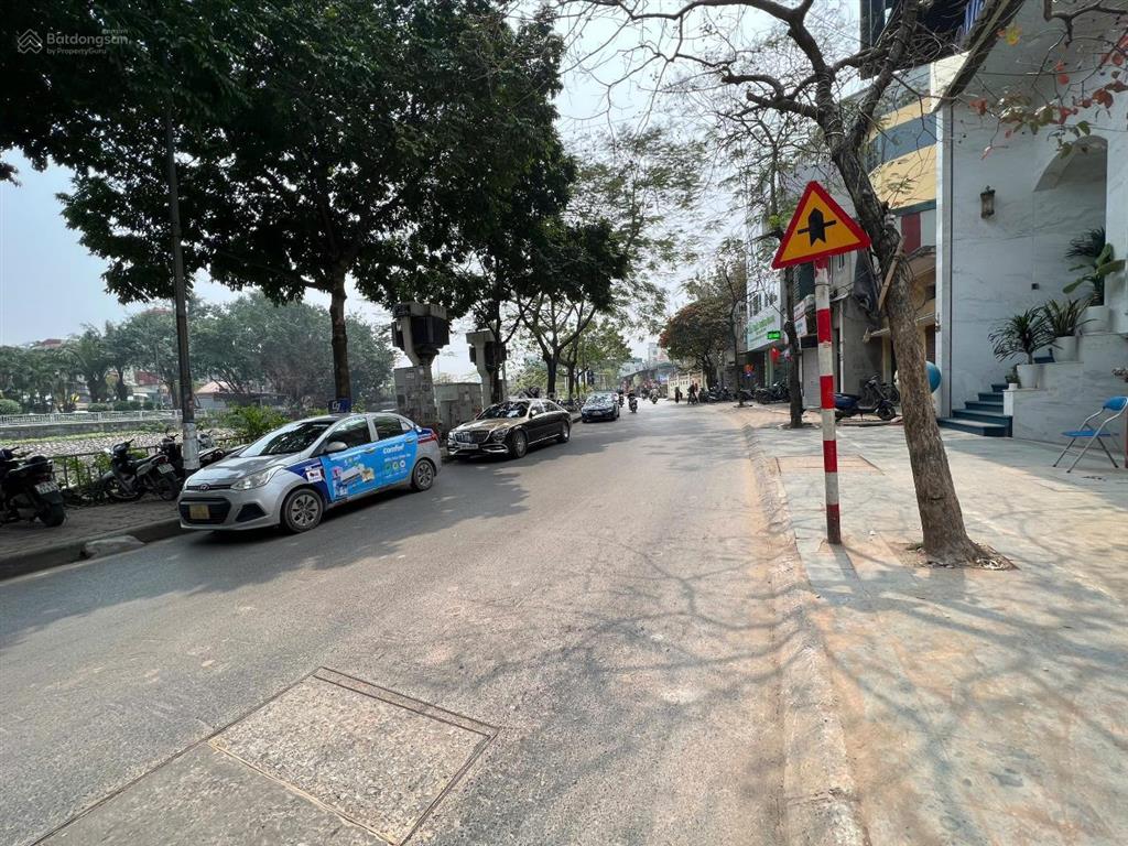 Bán tòa nhà 9tầng, 270m2 mt 9.5m  siêu phẩm víp cầu giấy  mặt tiền quyền lực