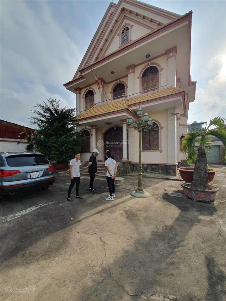 Chủ giảm mạnh bán nhanh lô đất hoàng hữu nam, quận 9 diện tích khủng 1.800m2 với giá 198tỷ ạ