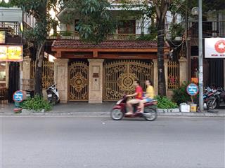 Biệt thự đẳng cấp  mặt tiền khủng 12m  ô chờ thang máy  3 ô tô tránh  kđt tp giao lưu