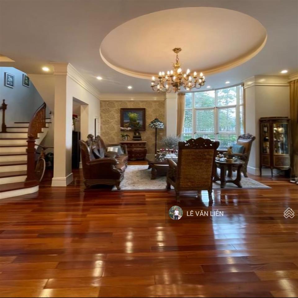 Bán biệt thự song lập kđt dịch vọng 310m²  gần công viên cầu giấy  5 tầng thang máy  giá 90 tỷ
