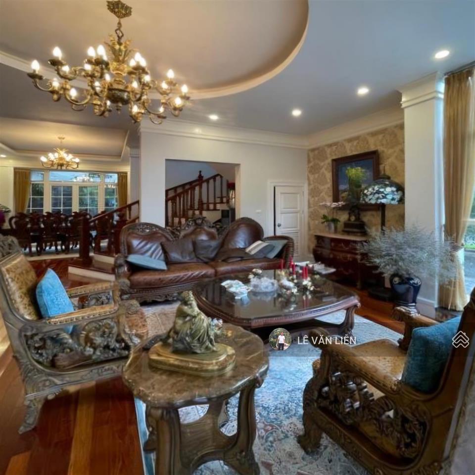 Bán biệt thự song lập kđt dịch vọng 310m²  gần công viên cầu giấy  5 tầng thang máy  giá 90 tỷ