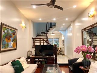 Bán nhà dân xây âu cơ, phường tây hồ (bên trong đê)  42m2 x 5 tầng, 2 mặt thoáng  hiếm