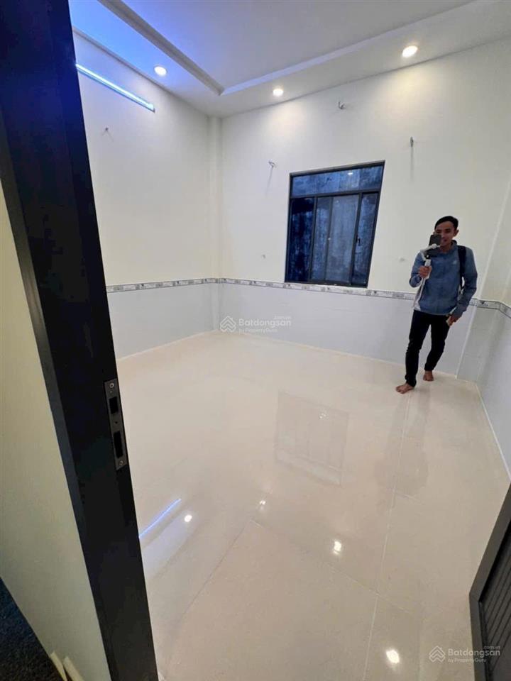 Bán nhà mặt tiền thạnh lộc, q12, 4x15.5m, chỉ 5. x tỷ tl