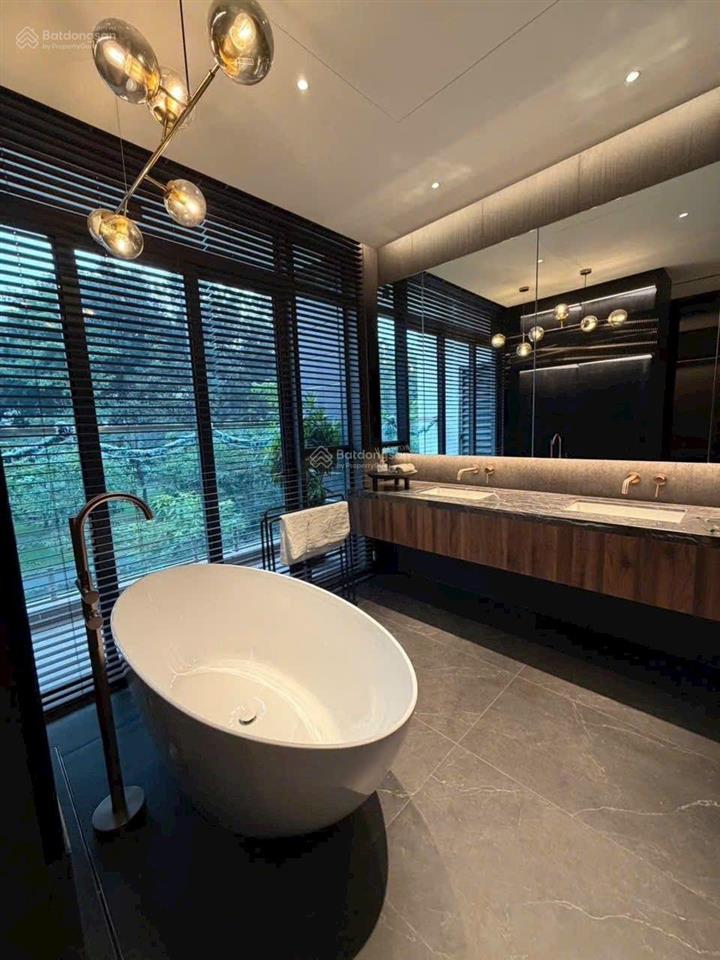 Bán căn hộ 5pn, 7wc tại the glen  celadon city, giá cực chất 76 triệu/m2, 299m2