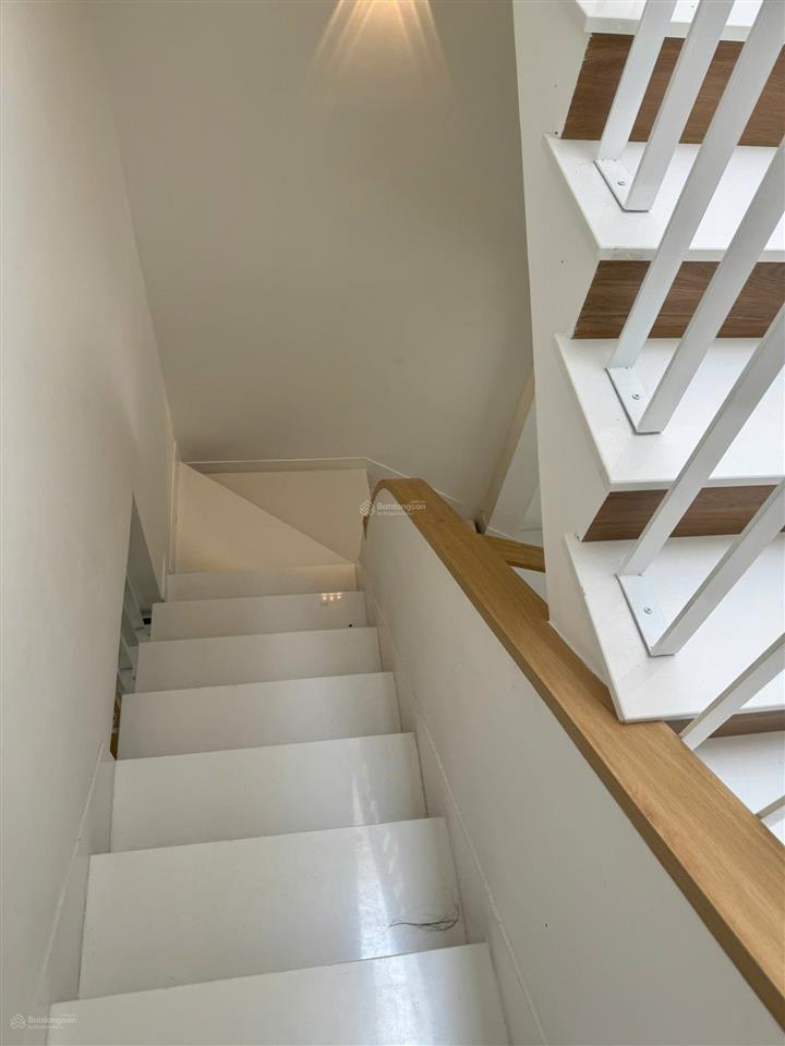 Bán nhà 3 tầng đẹp khu tđc vcn phước hải trung tâm nha trang giá cực tốt chỉ 5 tỷ 350 triệu