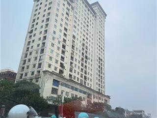 Chính chủ cần bán căn chung cư vip nguyễn chí thanh diện tích 215m2 full nội thất có sổ đỏ luôn