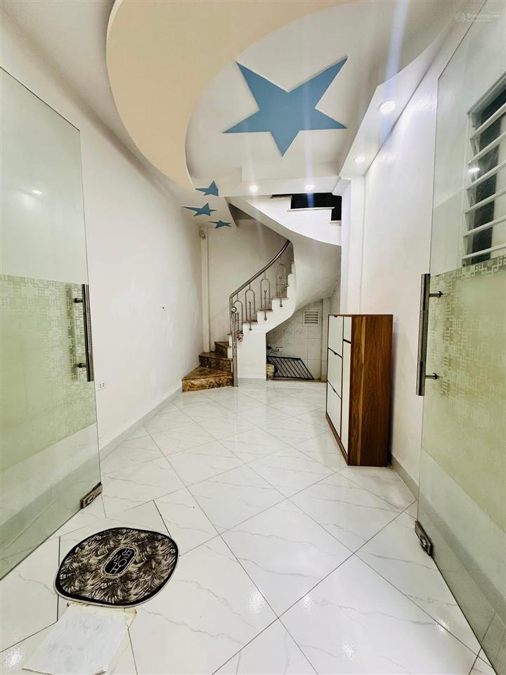 Hiếm có khó tìm!4,35 tỷ có nhà lê duẩn,đống đa,lô góc,ngõ nông,thông 5 tầng 3 ngủ 4wc.