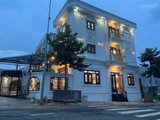 Bán căn góc 3tầng 107m2, 4,5 tỷ  ngay bệnh viện 400giườngtrung tâm tp tân uyên, nhà đẹp xuất sắc