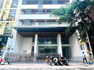 Toà nhà sử dụng hơn 1.800m2, ngang lớn 14m, trung tâm hành chính quận 3  số 4 hồ xuân hương