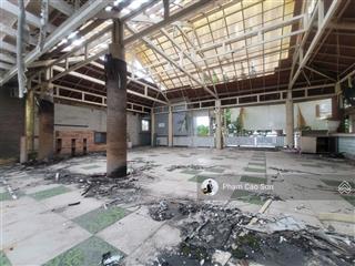 Ngang lớn 22m  sử dụng hơn 1.600m2  phù hợp nhiều mô hình kinh doanh  số 54 nguyễn trãi, quận 5