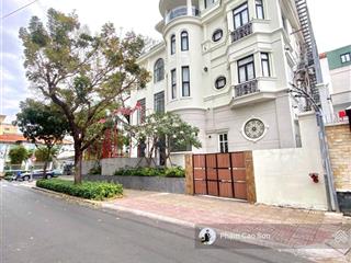 Tòa nhà góc 2 mặt tiền, sử dụng hơn 2.500m2  gần đại học mở số 68 trương định, quận 3