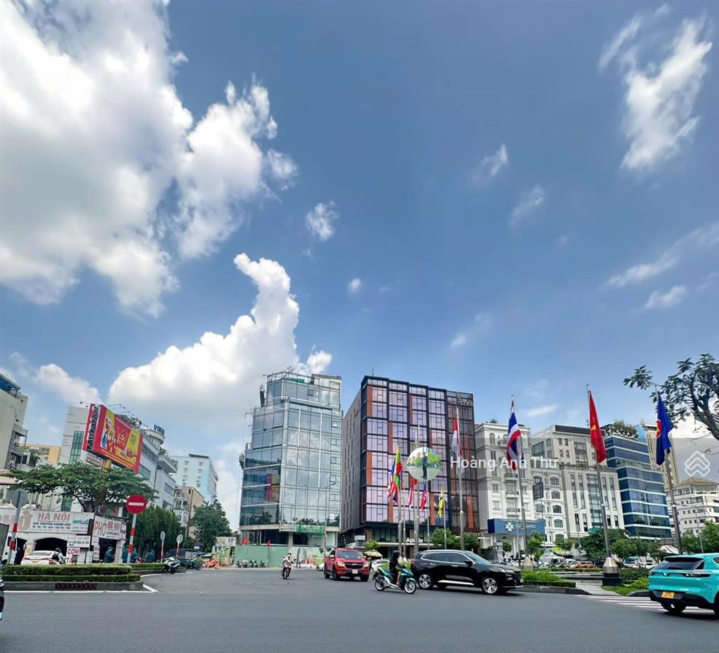 Bán nhà đường trường sơn  phan đình giót q. tân bình dt 11x24  ctxd 10 tầng giá 70 tỷ