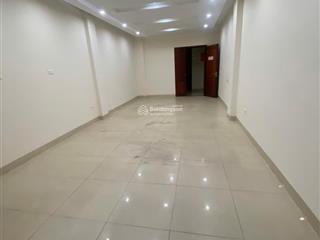 Cho thuê nhà 6 tầng tại đường nguyễn hoàng, thông sàn, thang máy, ô tô đỗ cửa