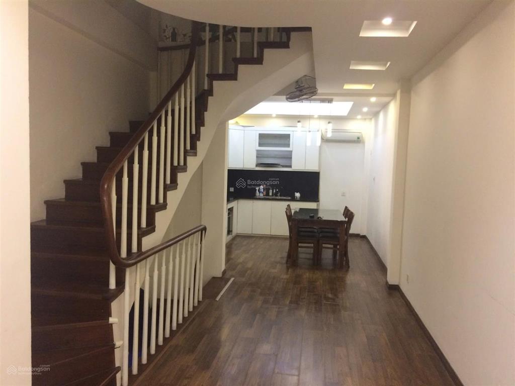 Cho thuê căn nhà 5 tầng đường đồng me, mễ trì, gần golden palace, ô tô đỗ cửa