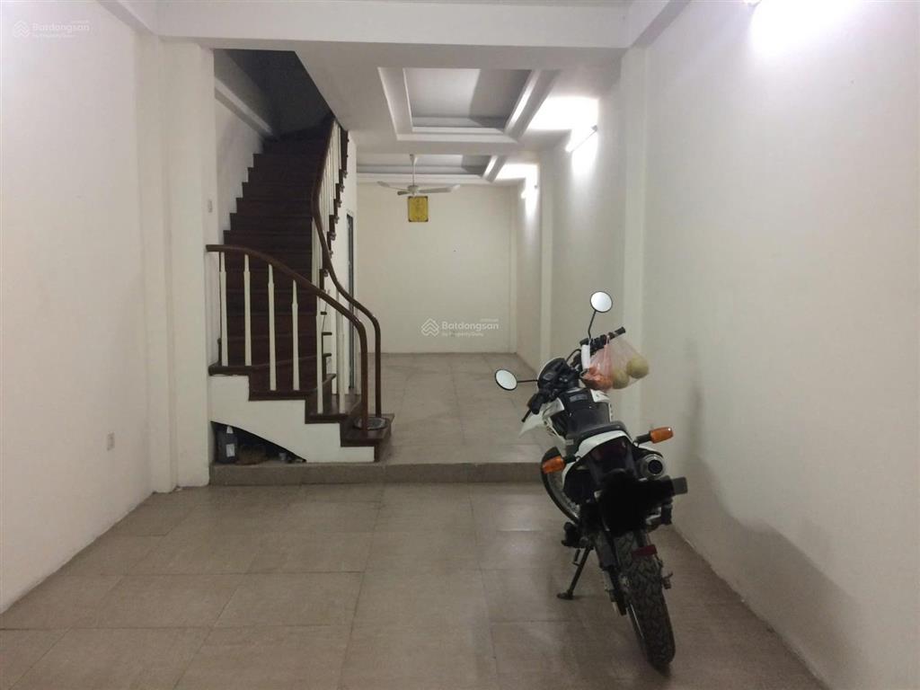 Cho thuê căn nhà 5 tầng đường đồng me, mễ trì, gần golden palace, ô tô đỗ cửa