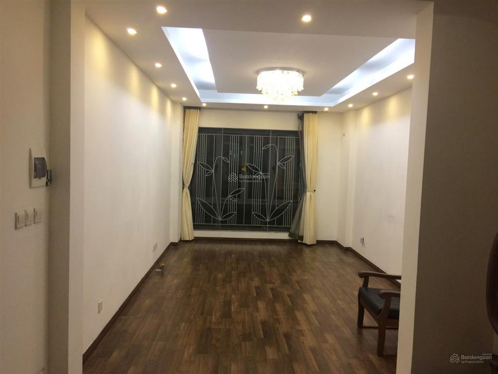 Cho thuê căn nhà 5 tầng đường đồng me, mễ trì, gần golden palace, ô tô đỗ cửa