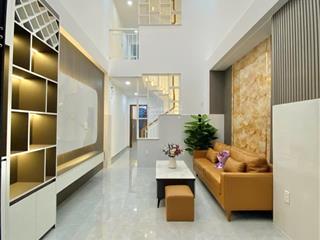 Nhà mới xây 5 tầng  có phòng dưới đất  có sân thượng  cách quận 7  500m