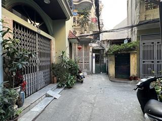 Chính chủ cần bán 38m2 đại la, hai bà trưng  7 tầng, 10 phòng, dòng tiền 30triệu/th, giá 4.95 tỷ