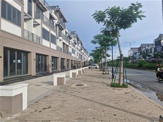Chủ gửi bán căn shophouse, căn xẻ khe cực đệp ngay đầu cồng dự án vinhomes green city