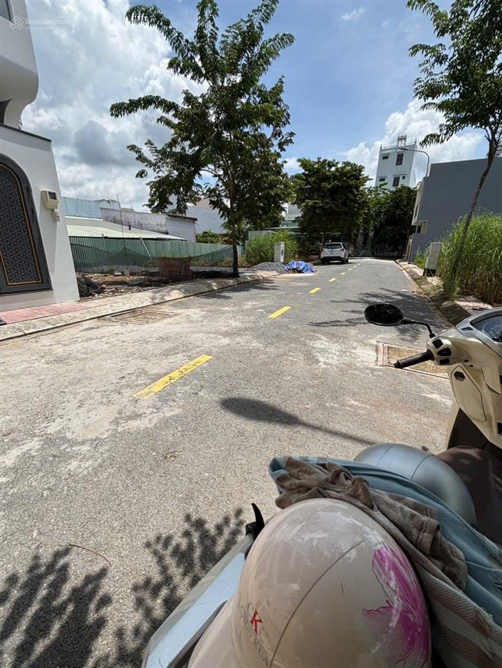 Bán đất nền đường nguyễn hữu trí tân túc bình chánh 50m2  2tỷ650  (bớt lộc)