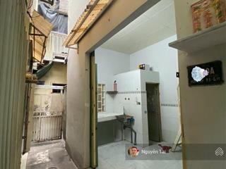 Hiếm, bán gấp nhà riêng hoà bình, q.11, 30m2sd, 3 tầng, ngay cổng đầm sen, chỉ nhỉnh 1 tỷ.