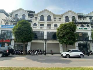 Bán liền kề sao biển diện tích 67.5m2 xây 5 tầng vị trí siêu đẹp đối diện công viên, gần trường học