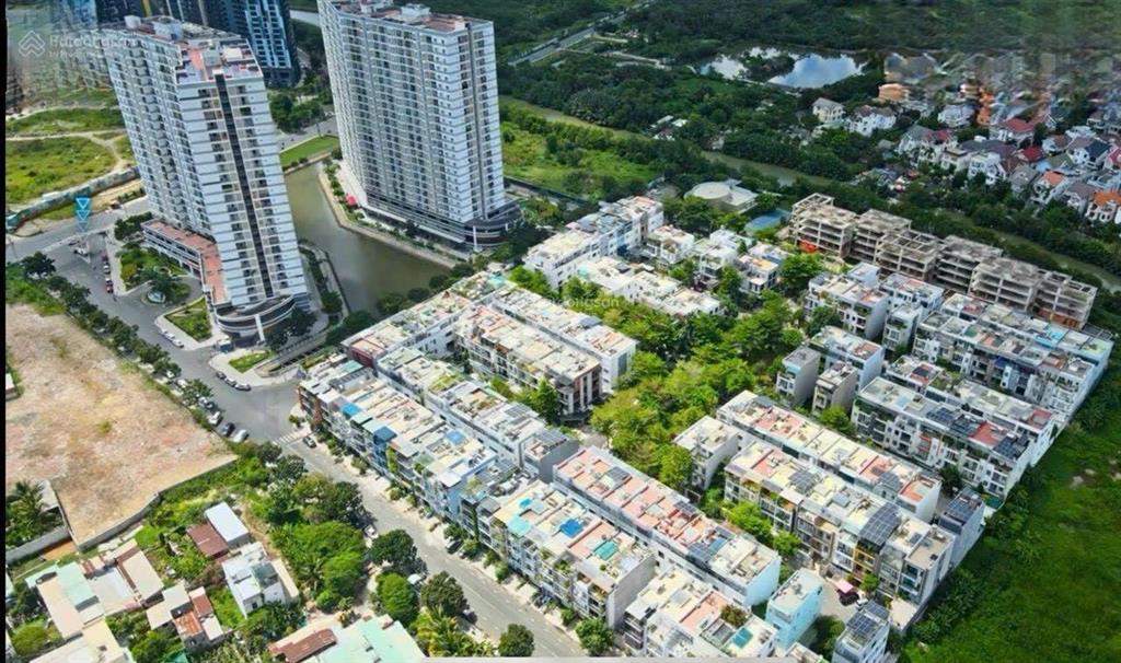 Cho thuê thô căn hộ 3pn, quận 7, giá tốt, ưu tiên kí hđ lâu dài, kh thuê về thiết kế lại phù hợp