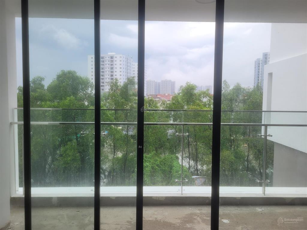 Cho thuê thô căn hộ 3pn, quận 7, giá tốt, ưu tiên kí hđ lâu dài, kh thuê về thiết kế lại phù hợp
