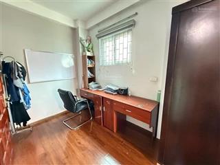 Nhà đẹp, chủ xây tâm huyết, mặt phố dốc lã gia lâm chỉ 115tr/m2, vỉa hè.