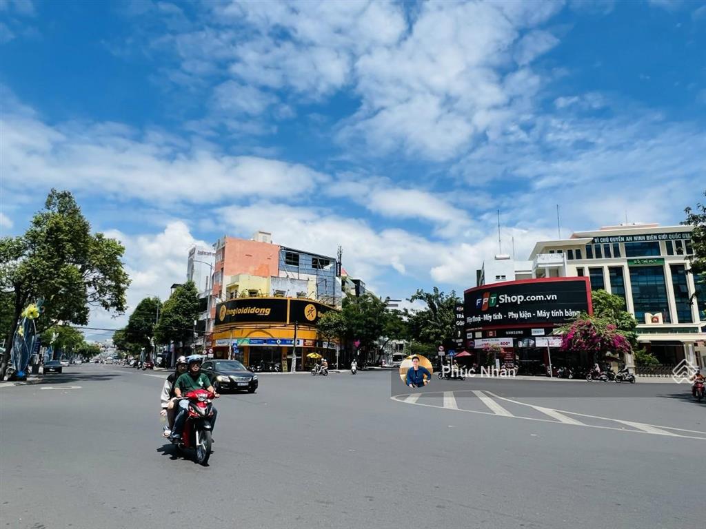 Siêu hot! căn góc 2 mt  393b lê văn sỹ, quận 3 (10x20m 4 tầng) hđ thuê 300 triệu/th  75 tỷ