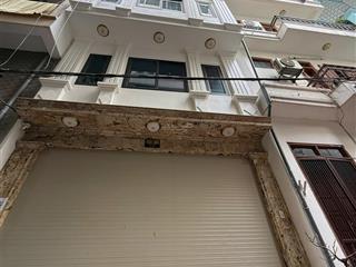 Cho thuê nhà mai dịch  cầu giấy  hà nôi 50m2 7 tầng,mt 6 m. thông sàn, thang máy. giá 35tr