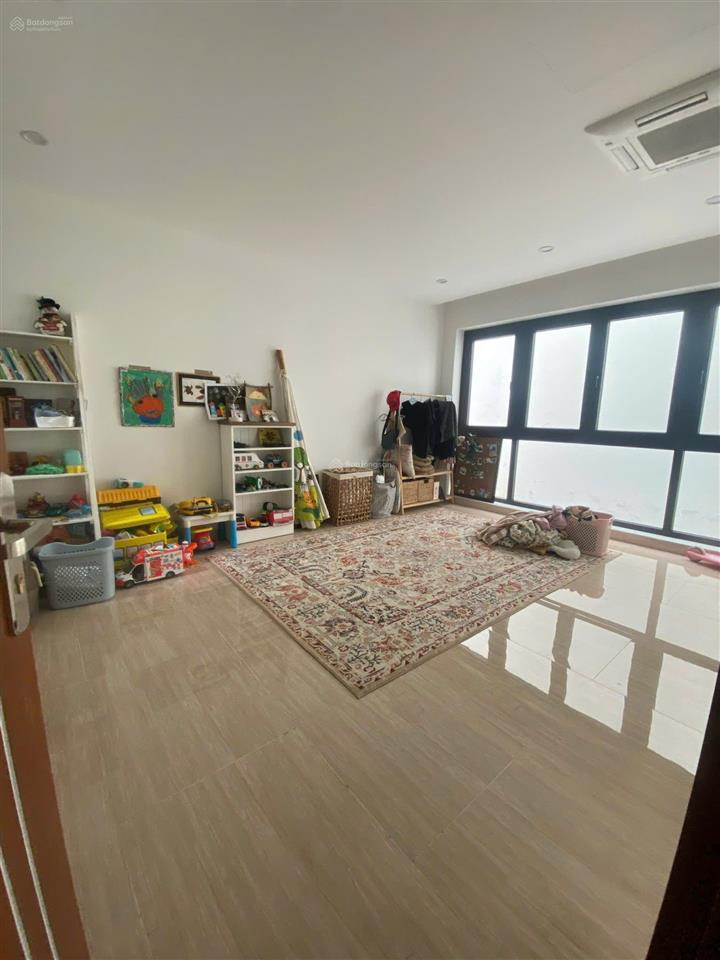Cho thuê nhà kđt hoàng thành mỗ lao  nguyễn văn lộc. dt 120m2, 5 tầng, thang máy. giá 48tr