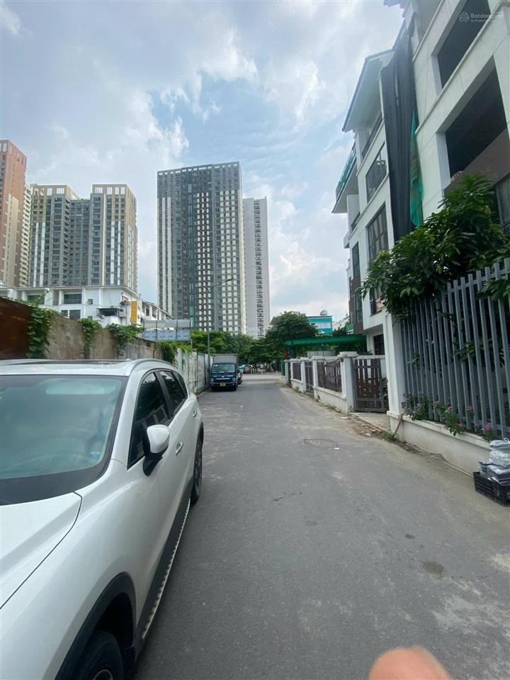 Cho thuê nhà kđt hoàng thành mỗ lao  nguyễn văn lộc. dt 120m2, 5 tầng, thang máy. giá 48tr